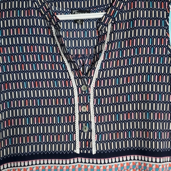 Threads Australia Sleeveless Hi-Low Top - Picture 2 of 6